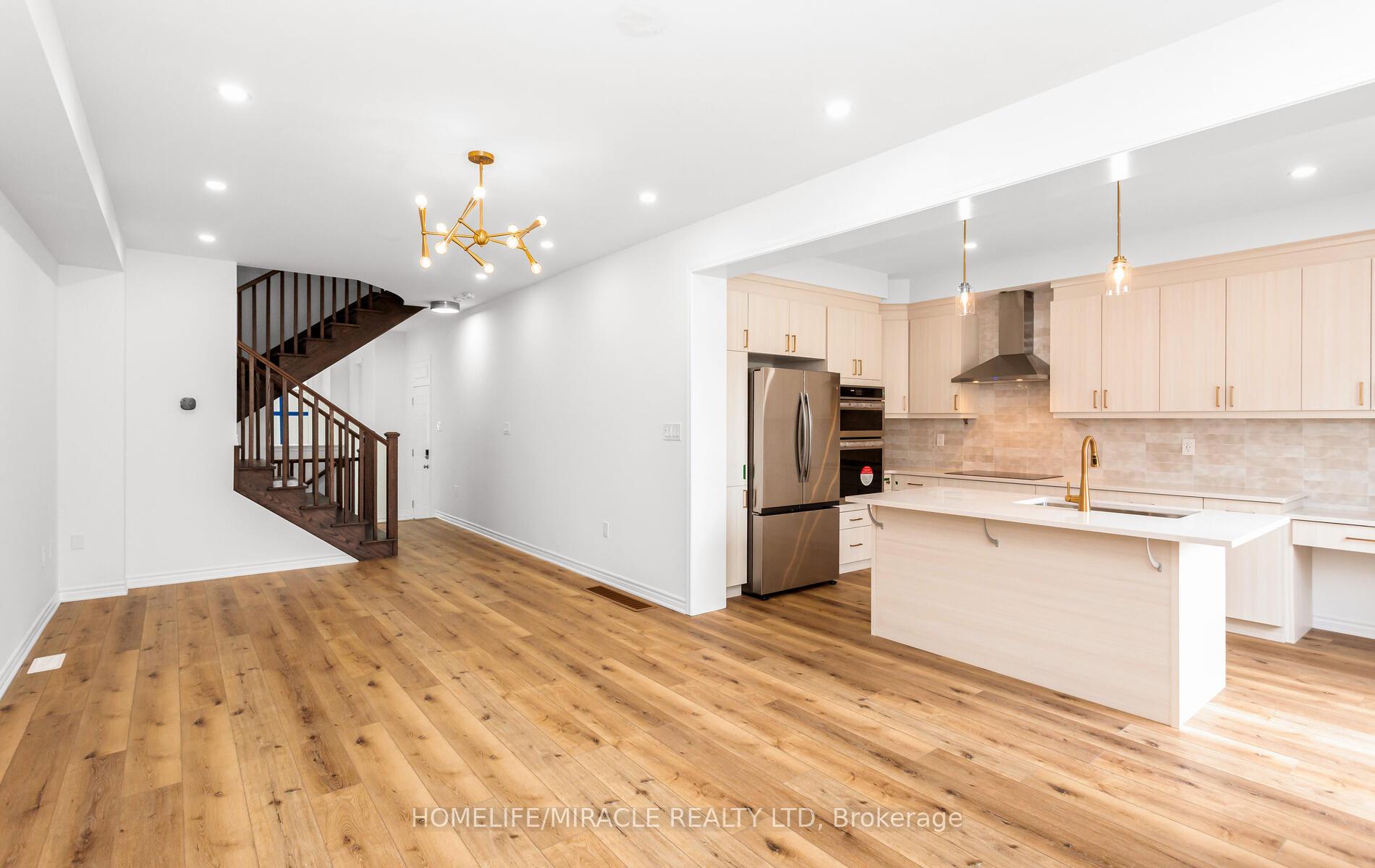 Photo 16 of 1256 Manitou Way, Milton, Bowes — HOMEH