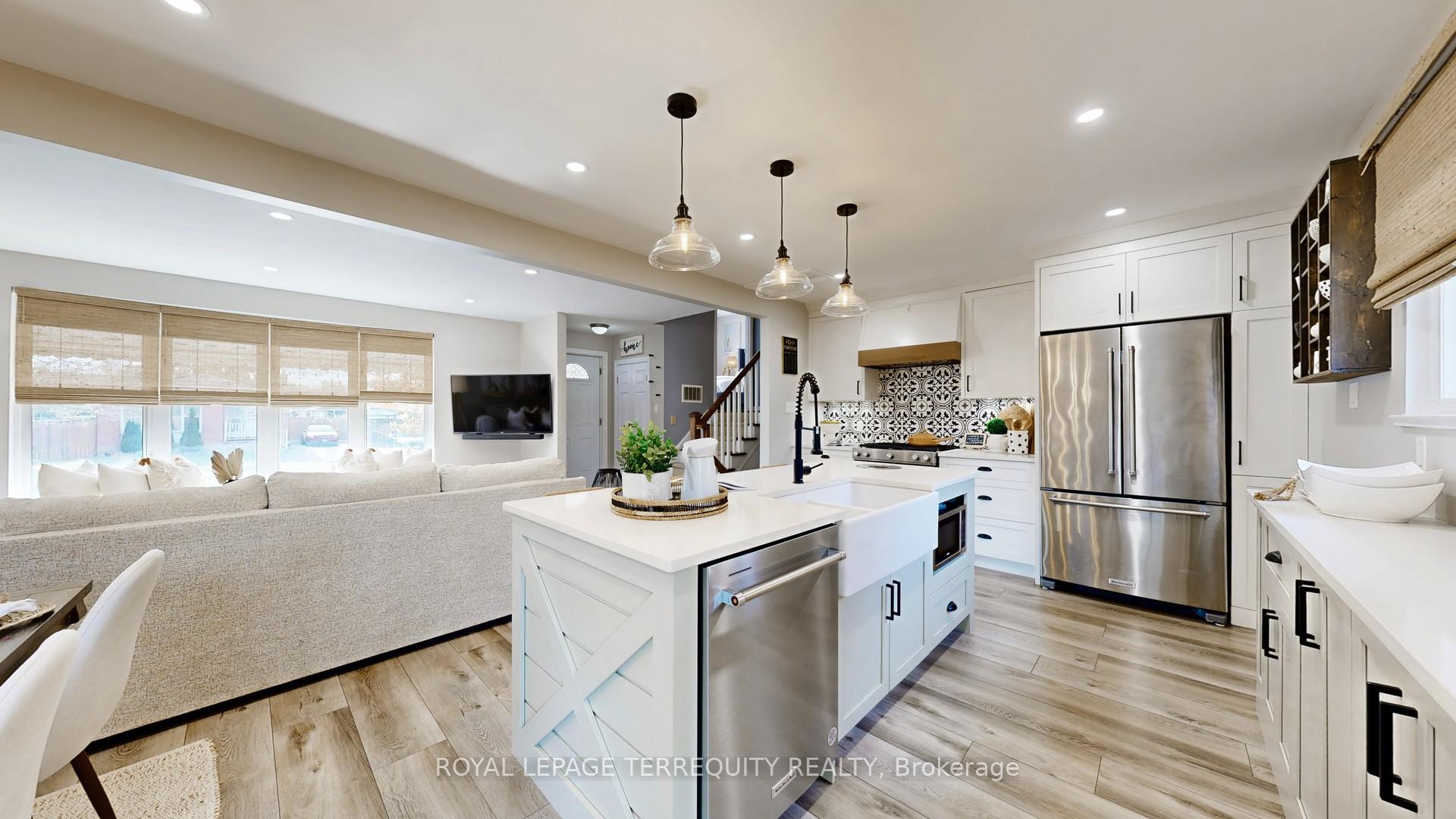 Photo 11 of 848 Liverpool Road, Pickering, Bay Ridges — HOMEH