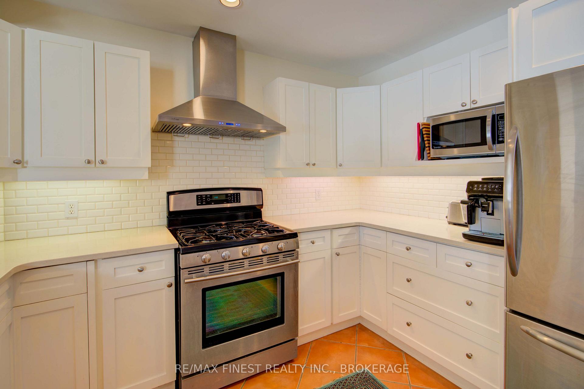Photo 12 of 164 Macdonnell Street, Kingston, Central City East — HOMEH