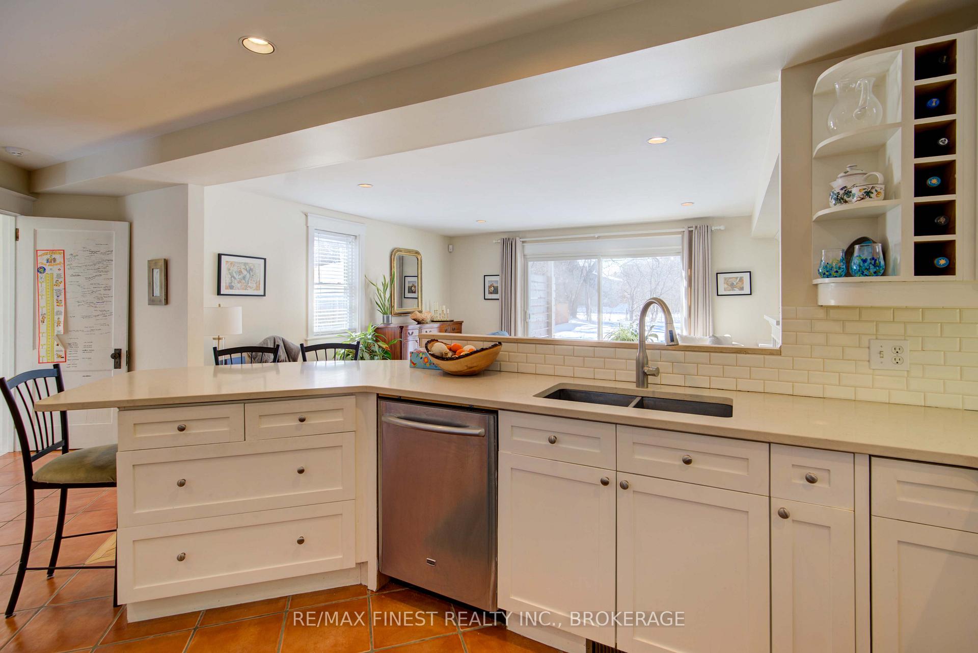 Photo 13 of 164 Macdonnell Street, Kingston, Central City East — HOMEH