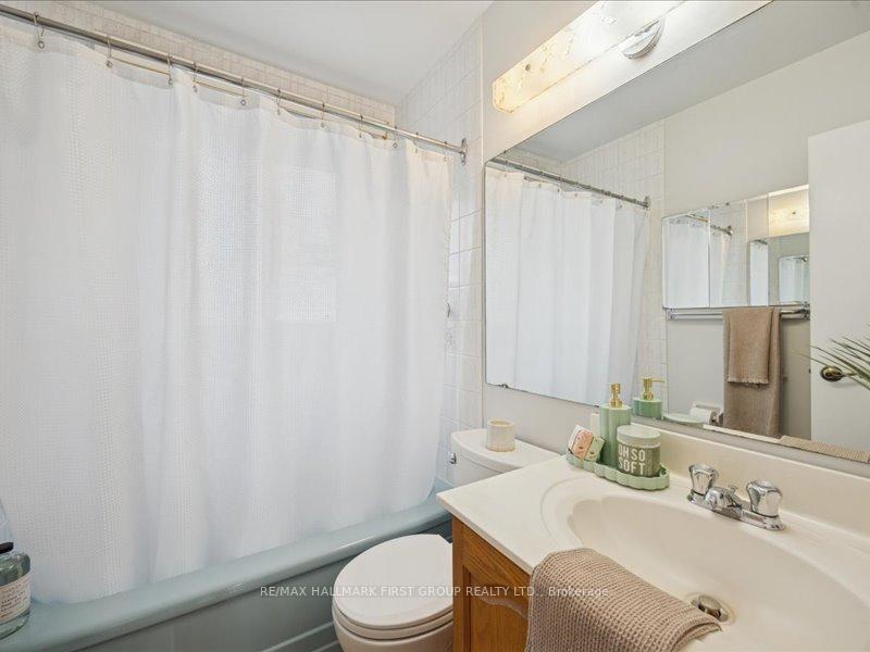 Photo 15 of 852 Bem Avenue, Pickering, Bay Ridges — HOMEH