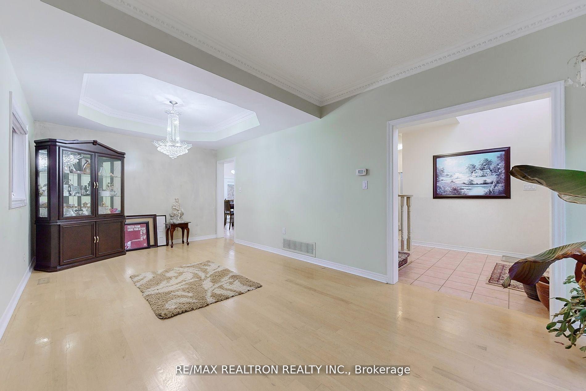 Photo 9 of 1139 Gossamer Drive, Pickering, Liverpool — HOMEH