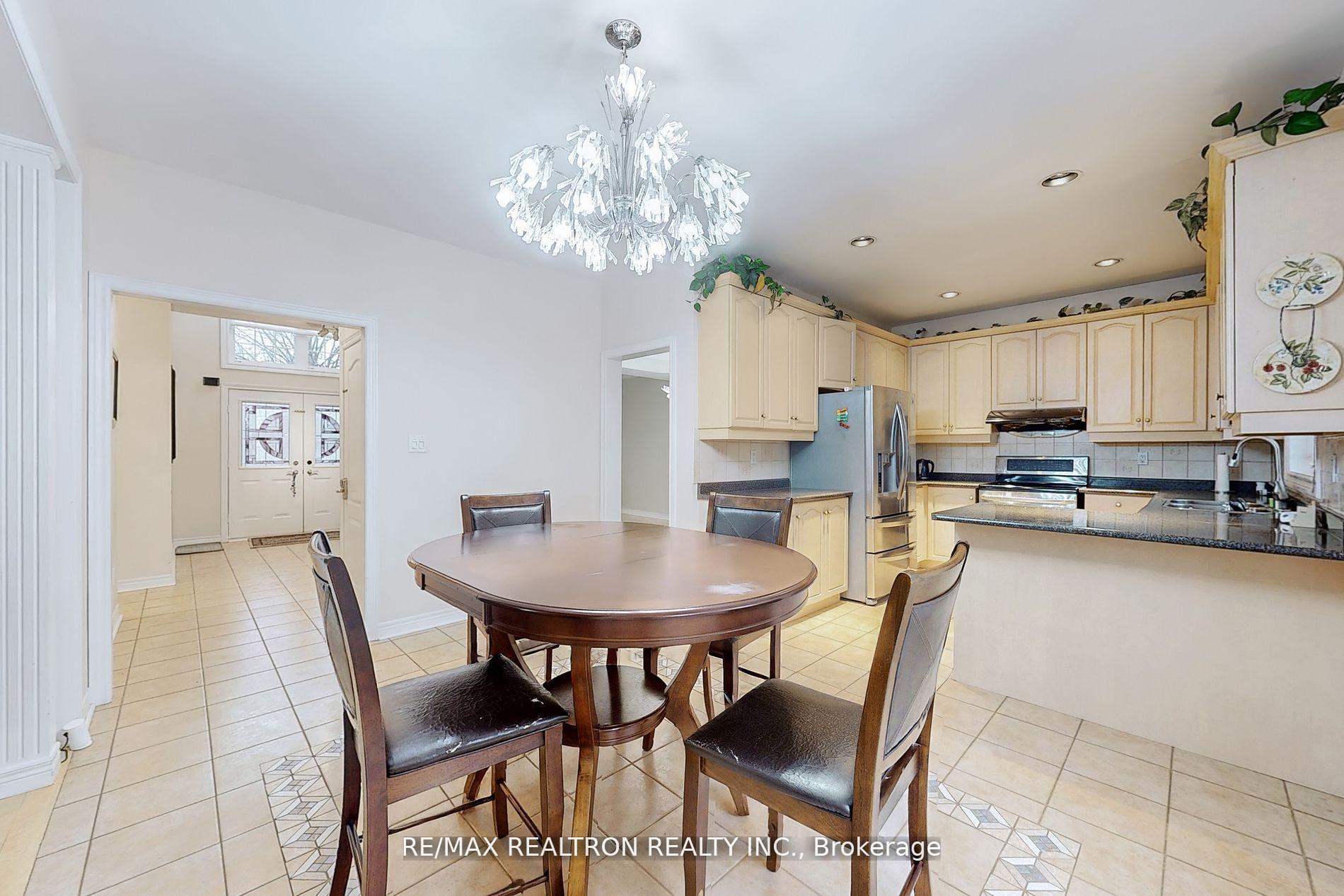 Photo 15 of 1139 Gossamer Drive, Pickering, Liverpool — HOMEH