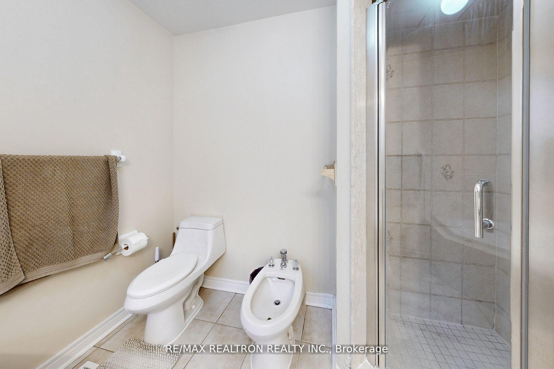 Photo 21 of 1139 Gossamer Drive, Pickering, Liverpool — HOMEH