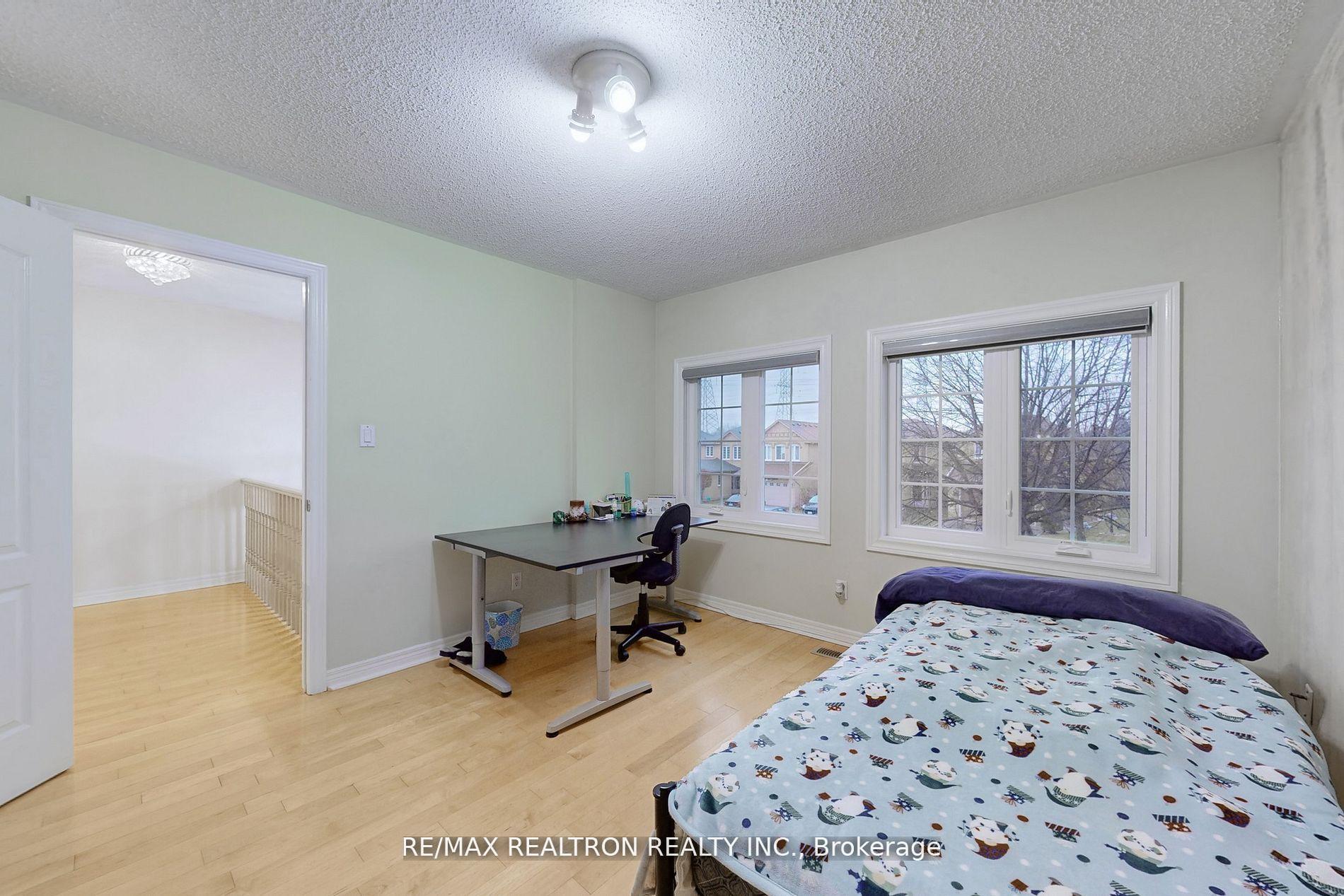Photo 24 of 1139 Gossamer Drive, Pickering, Liverpool — HOMEH