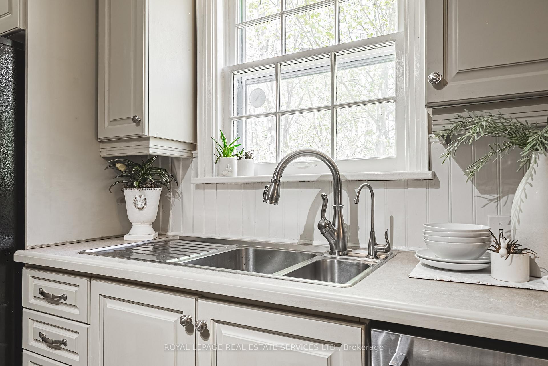 Photo 15 of 173 Campbell Avenue E, Milton, Campbellville — HOMEH