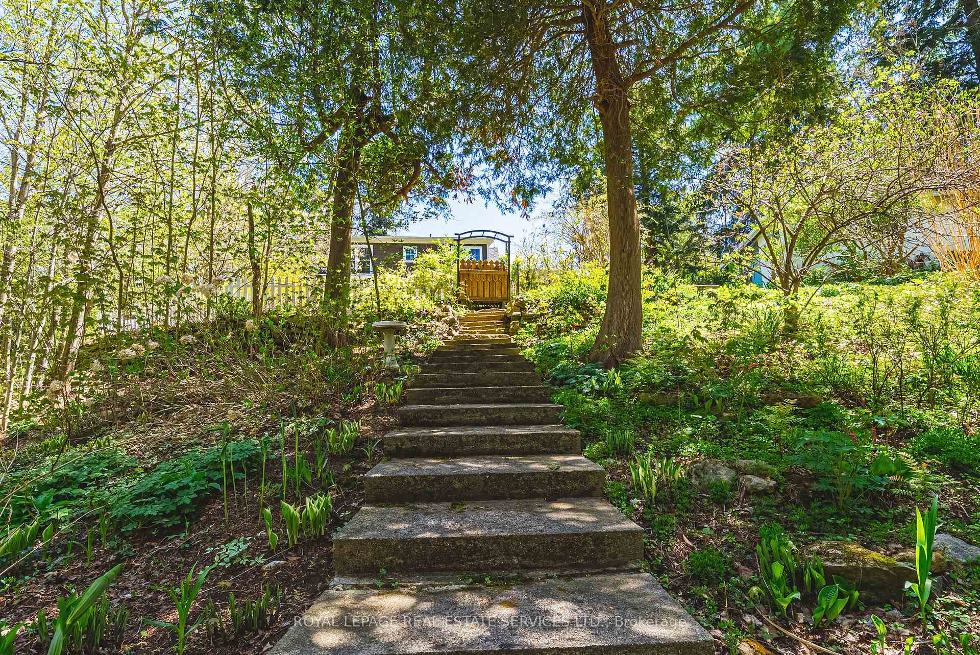 Photo 43 of 173 Campbell Avenue E, Milton, Campbellville — HOMEH