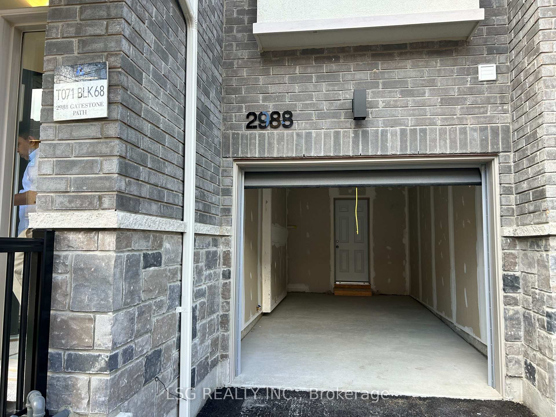Photo 12 of 2988 Gatestone Path, Pickering, Rural Pickering — HOMEH