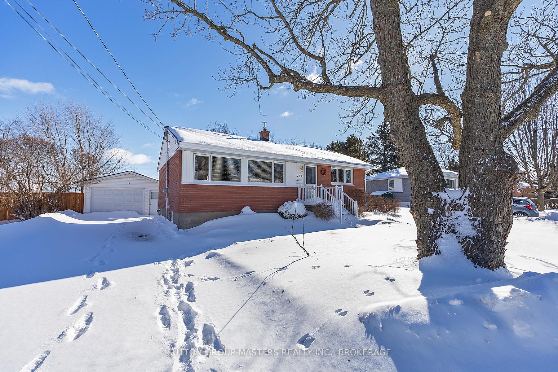Photo 2 of 290 Meadowcrest Road, Kingston, City Southwest — HOMEH