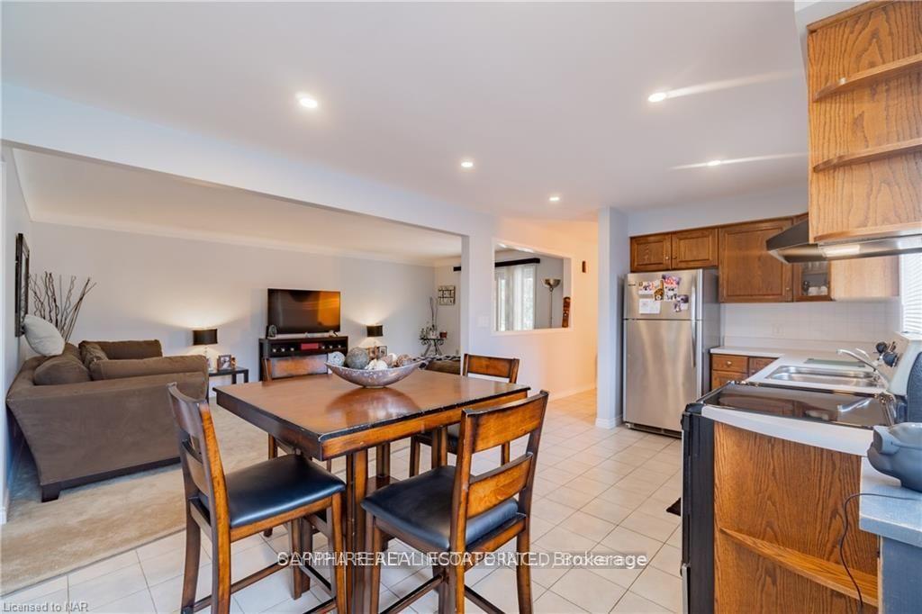 Photo 3 of Unit Upper, 5061 Pettit Avenue, Niagara Falls, Morrison — HOMEH