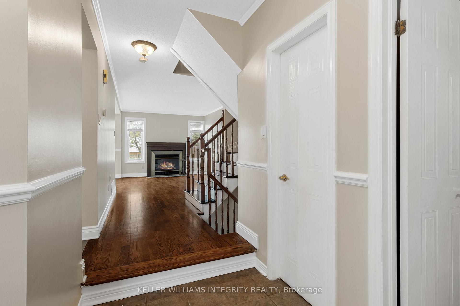 Photo 4 of 1450 Corsham Avenue, Ottawa, Fallingbrook/Pineridge — HOMEH