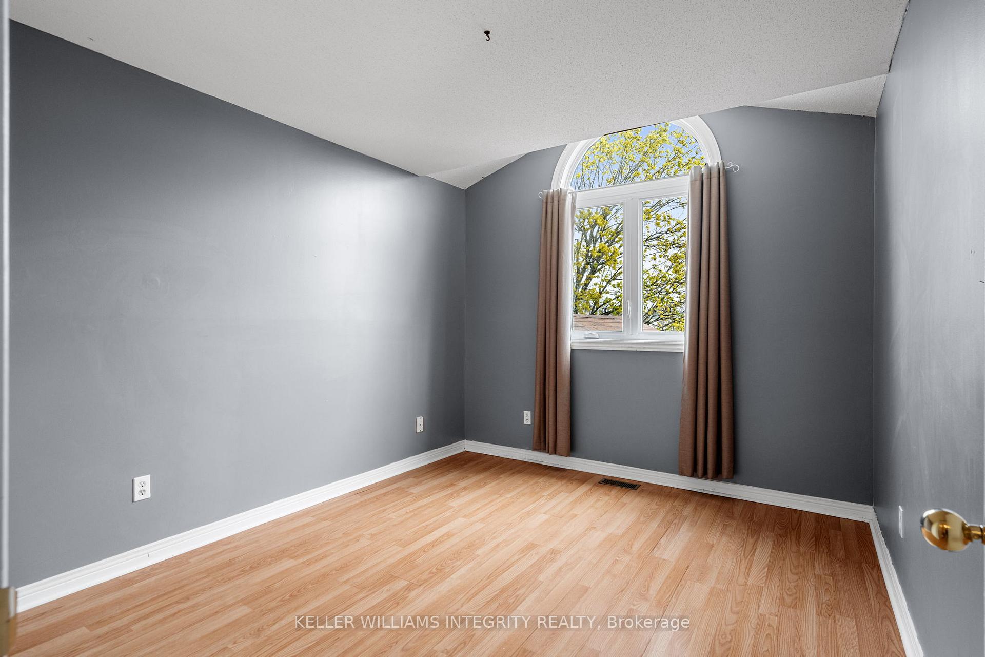Photo 18 of 1450 Corsham Avenue, Ottawa, Fallingbrook/Pineridge — HOMEH