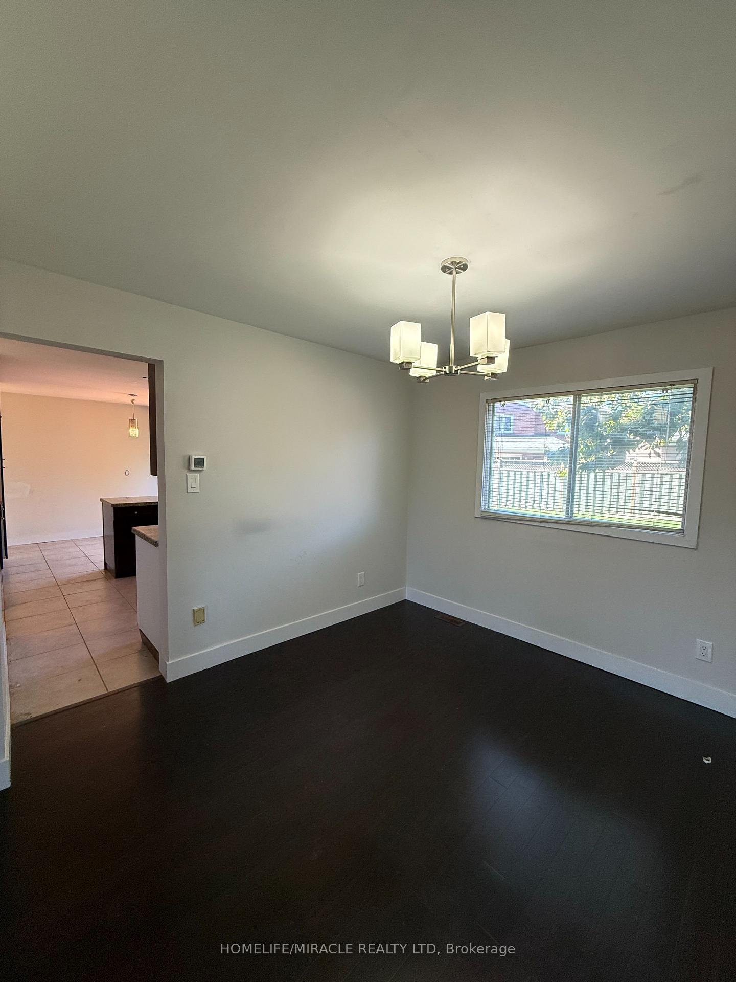 Photo 10 of 580 Daylight Court, Pickering, Woodlands — HOMEH