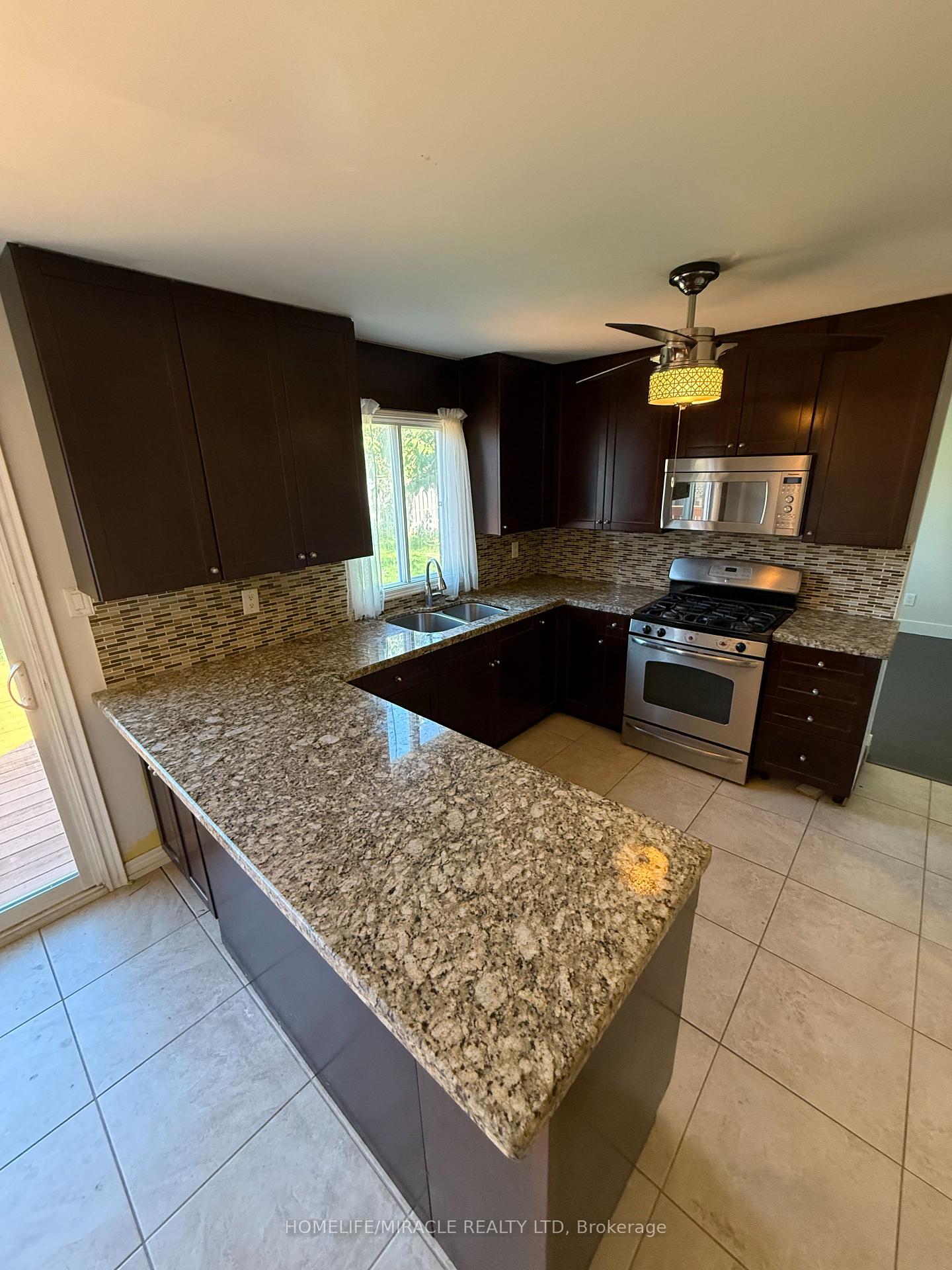 Photo 13 of 580 Daylight Court, Pickering, Woodlands — HOMEH