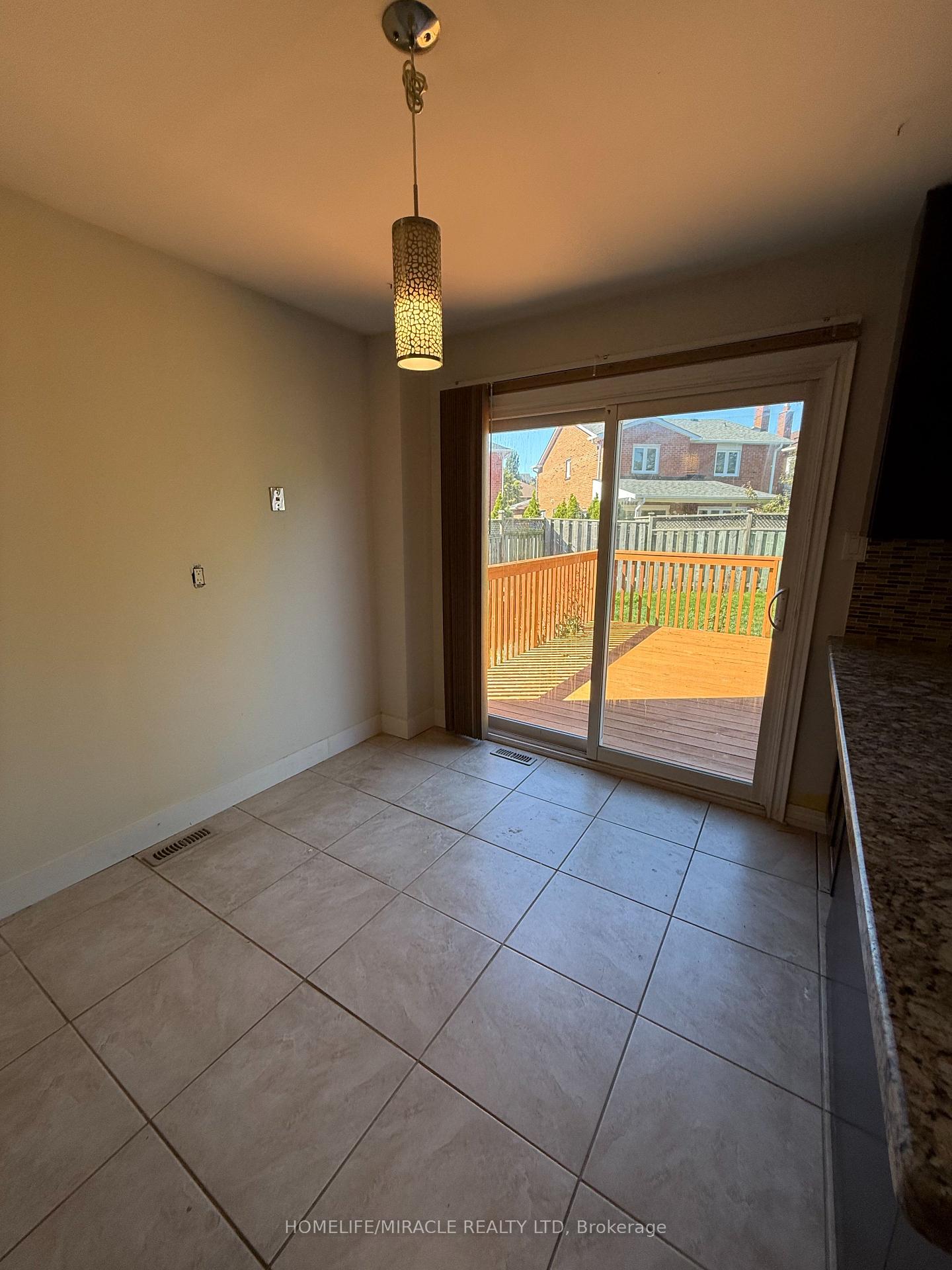 Photo 14 of 580 Daylight Court, Pickering, Woodlands — HOMEH