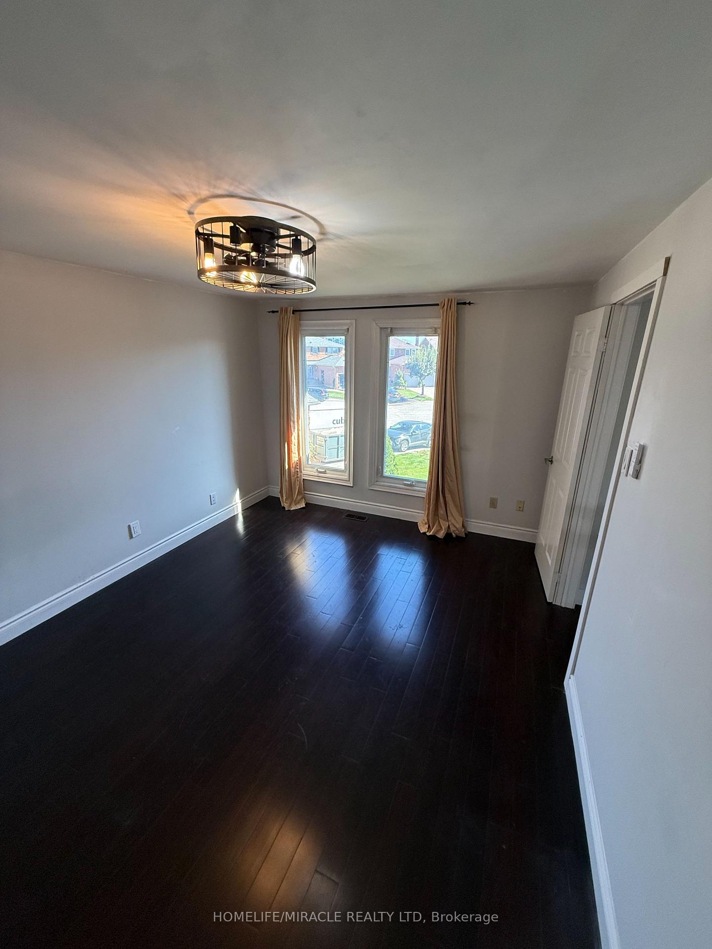 Photo 17 of 580 Daylight Court, Pickering, Woodlands — HOMEH