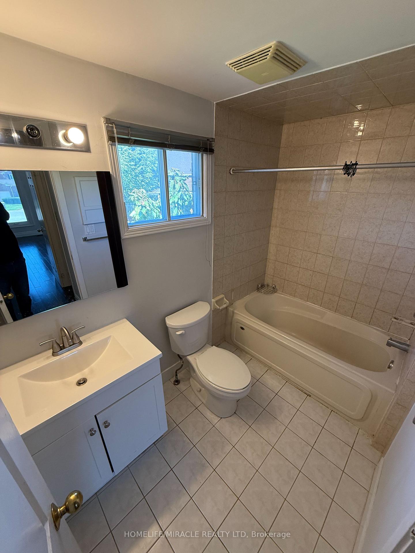 Photo 18 of 580 Daylight Court, Pickering, Woodlands — HOMEH