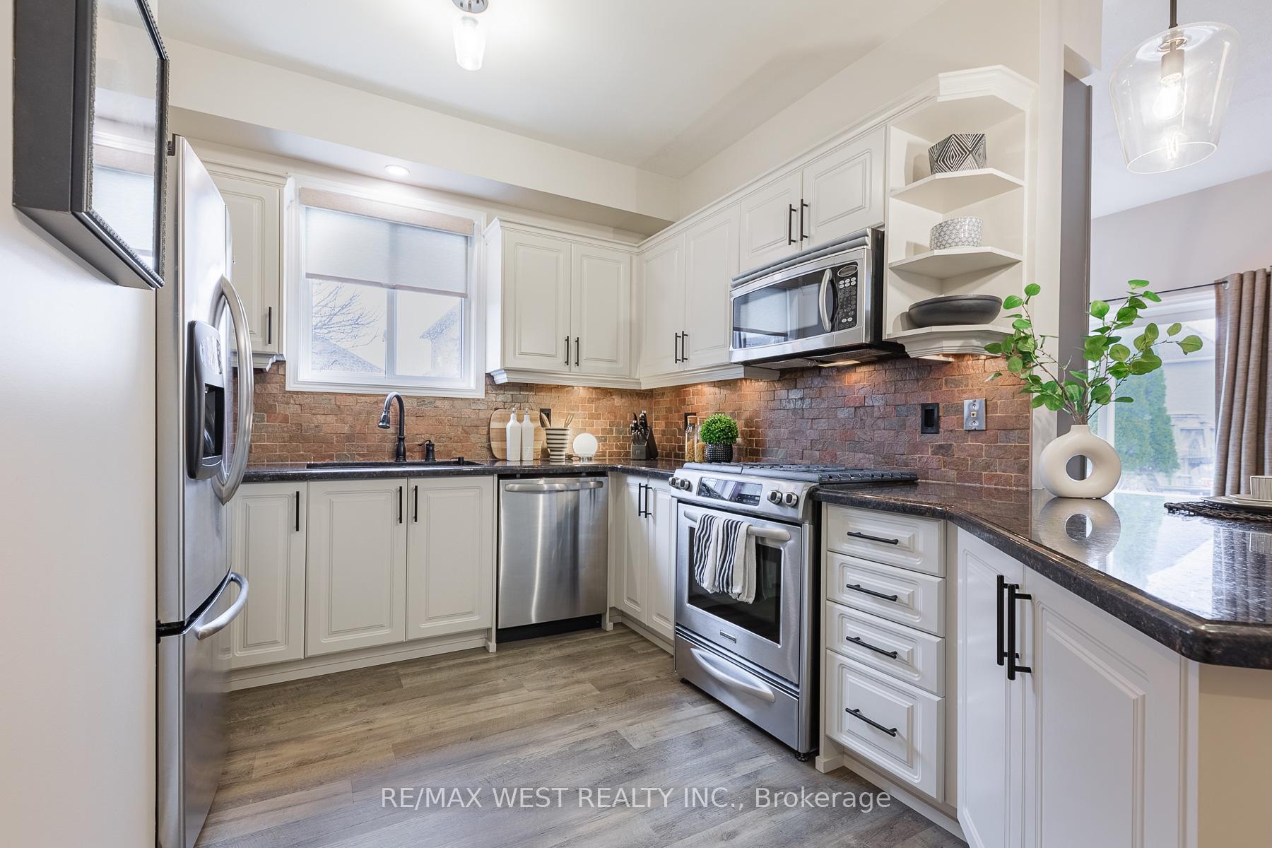 Photo 11 of 284 Alexander Crescent, Milton, Dempsey — HOMEH