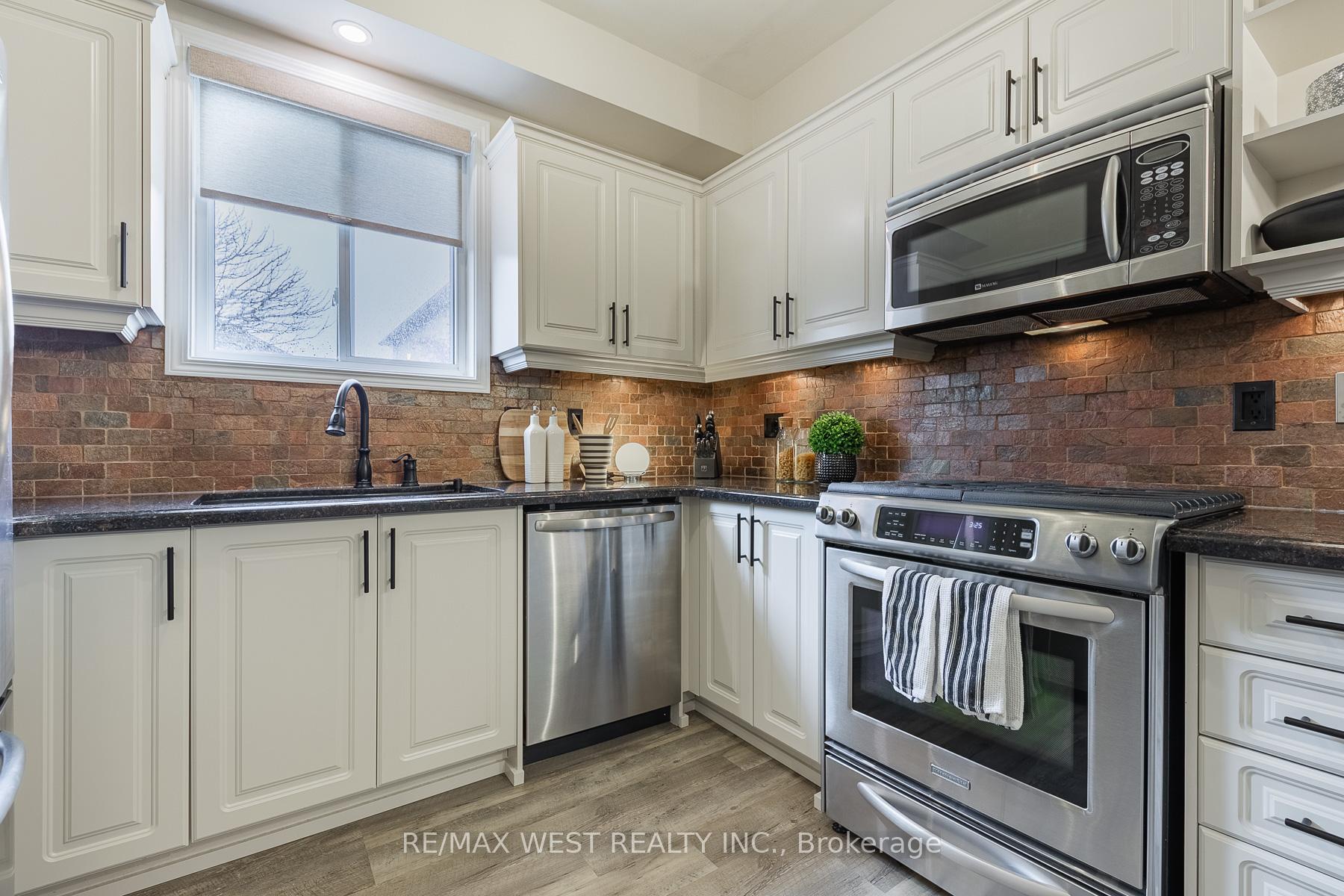 Photo 12 of 284 Alexander Crescent, Milton, Dempsey — HOMEH