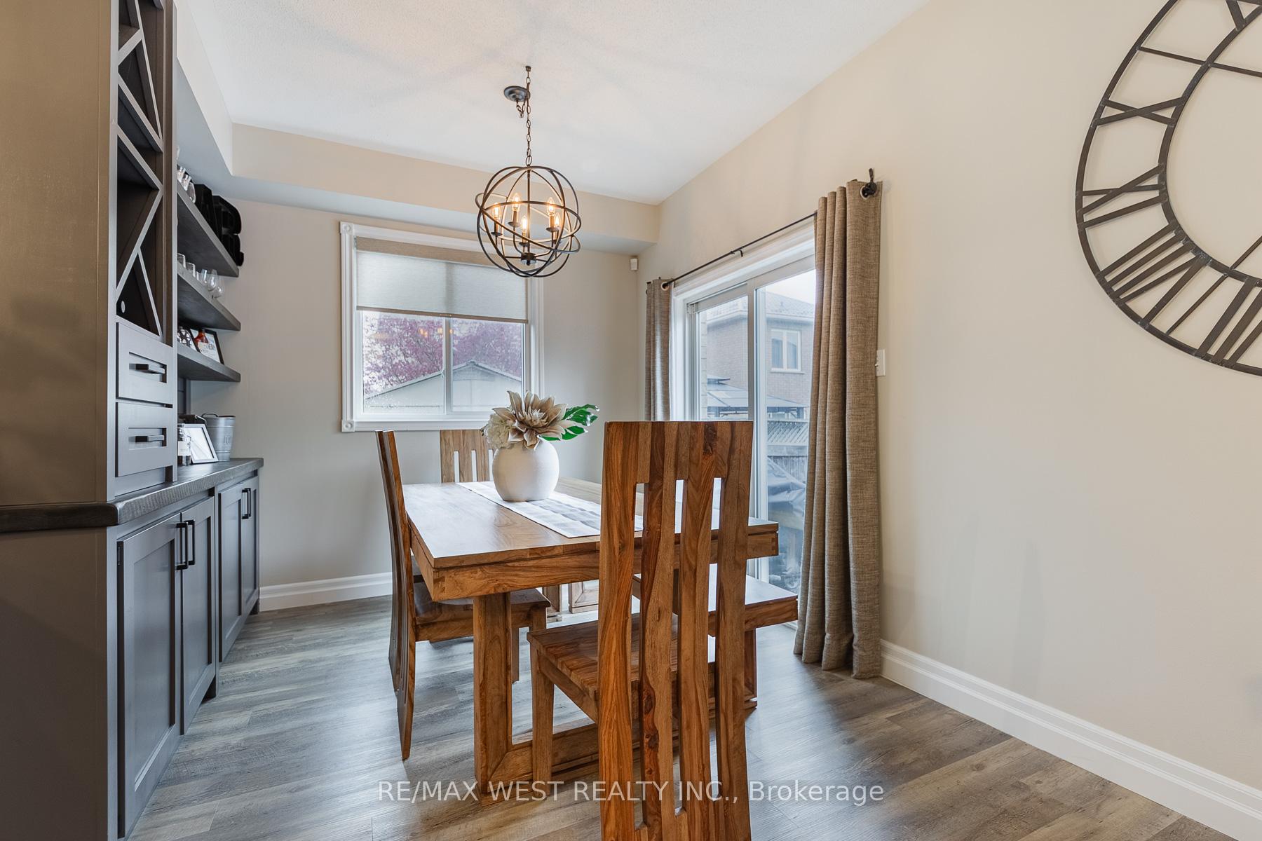 Photo 13 of 284 Alexander Crescent, Milton, Dempsey — HOMEH