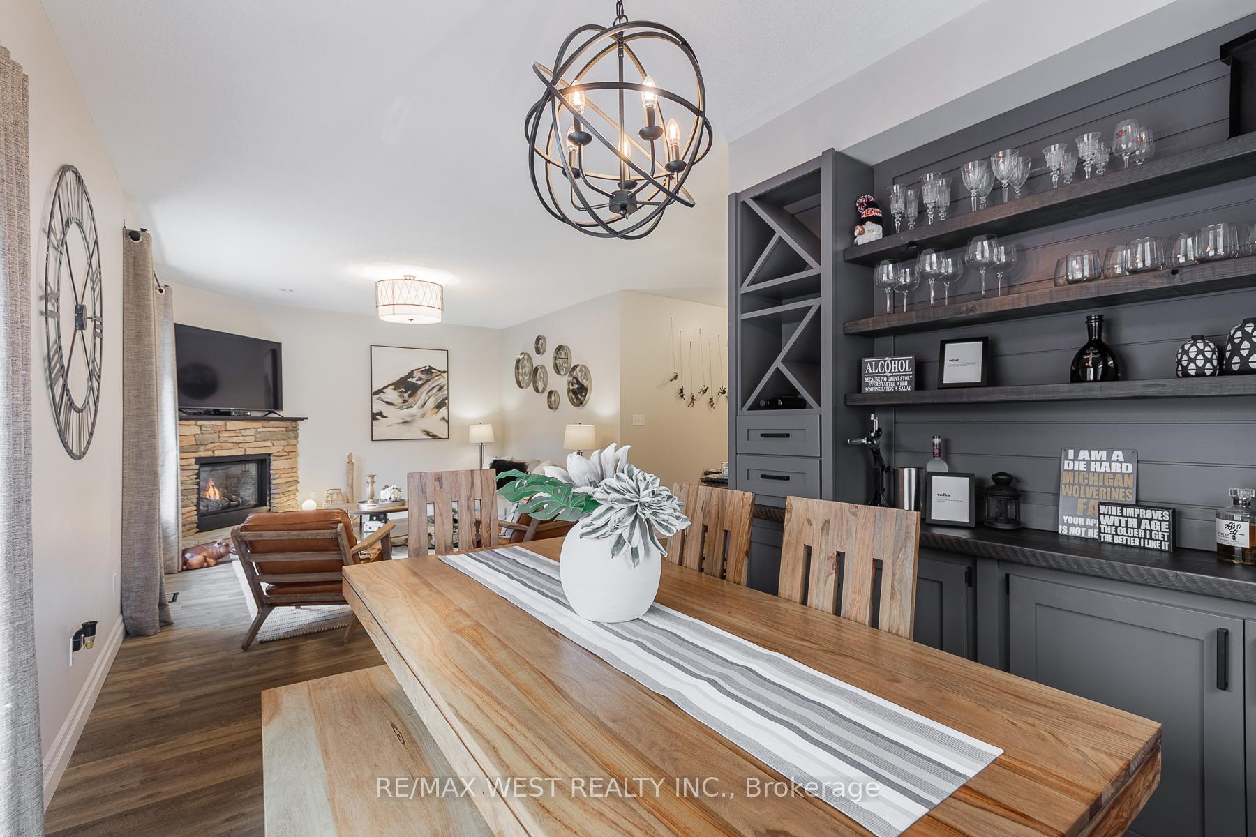 Photo 15 of 284 Alexander Crescent, Milton, Dempsey — HOMEH
