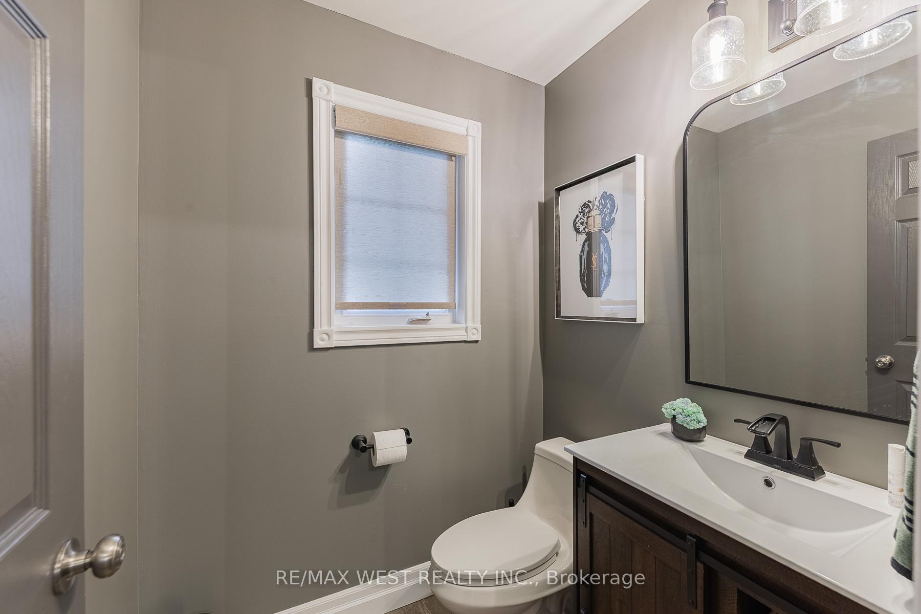Photo 16 of 284 Alexander Crescent, Milton, Dempsey — HOMEH