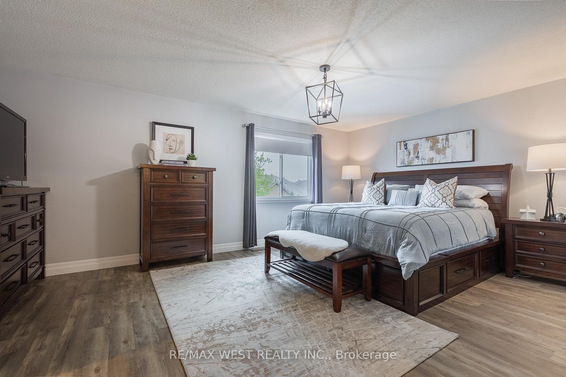 Photo 19 of 284 Alexander Crescent, Milton, Dempsey — HOMEH