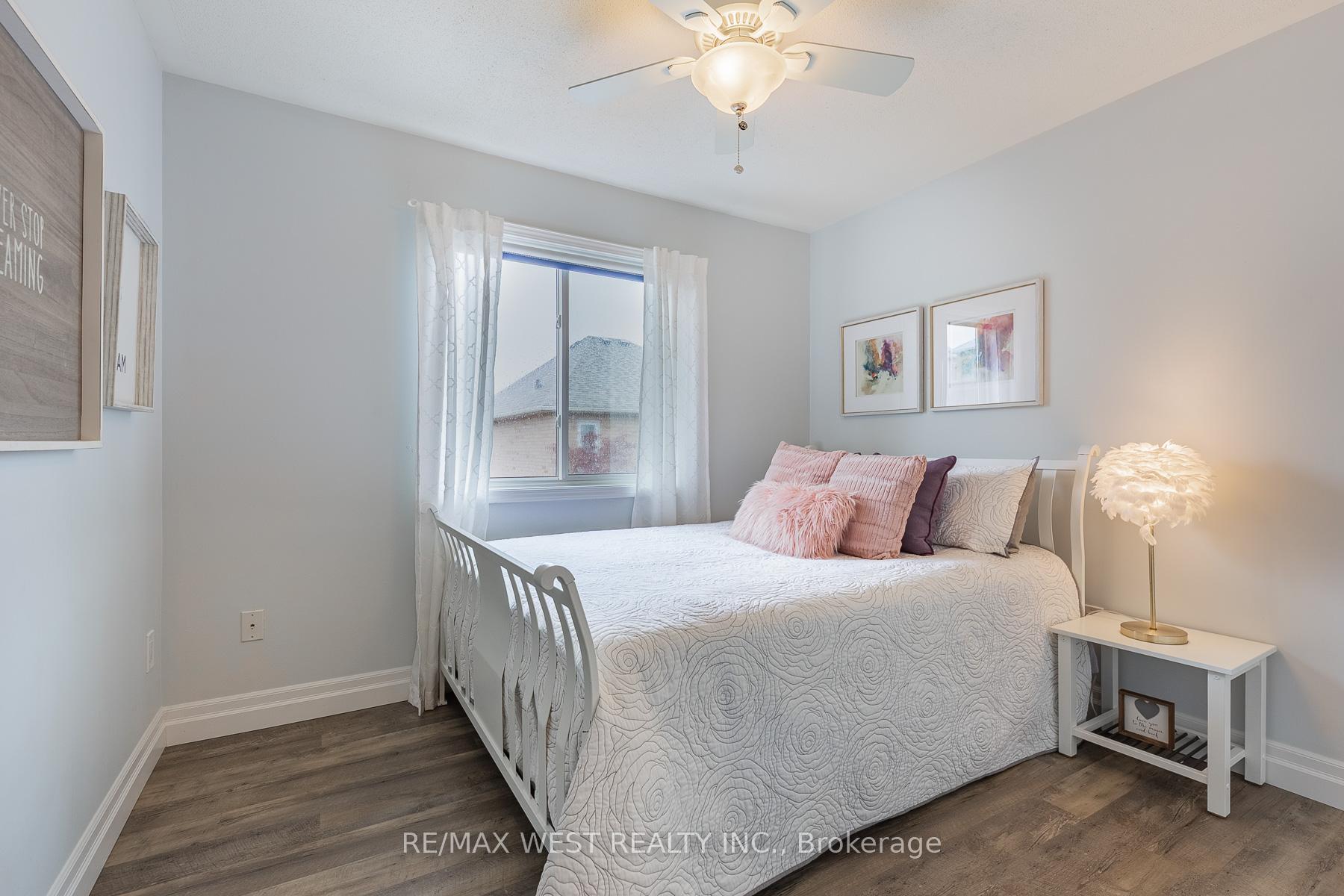 Photo 24 of 284 Alexander Crescent, Milton, Dempsey — HOMEH