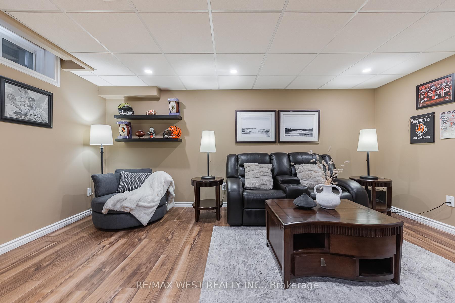 Photo 33 of 284 Alexander Crescent, Milton, Dempsey — HOMEH