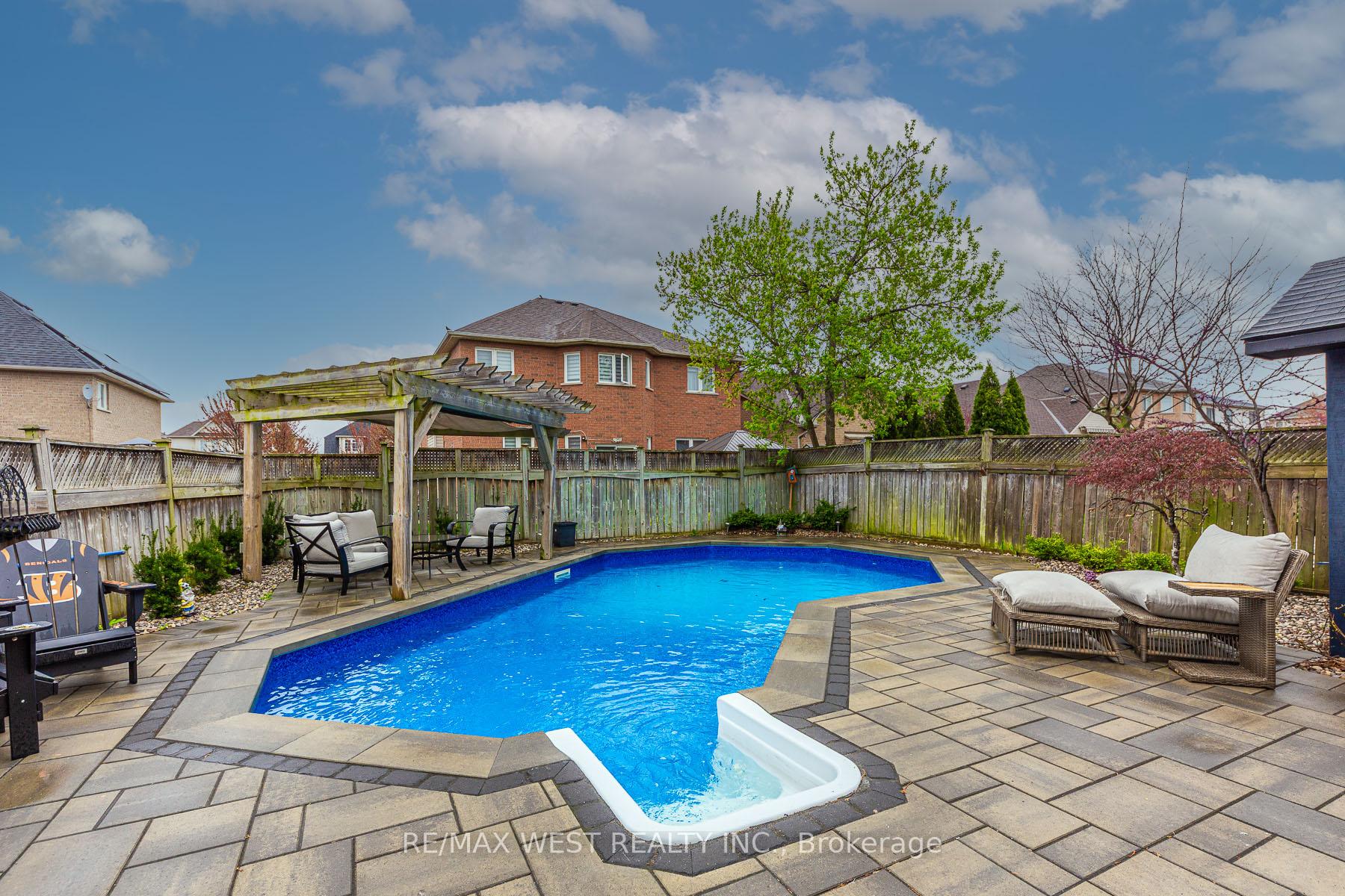 Photo 44 of 284 Alexander Crescent, Milton, Dempsey — HOMEH