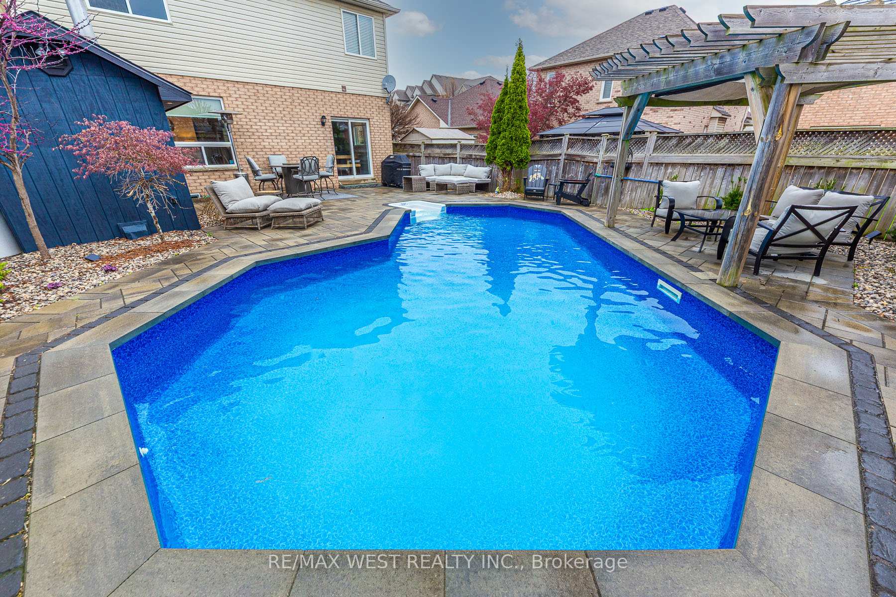 Photo 45 of 284 Alexander Crescent, Milton, Dempsey — HOMEH