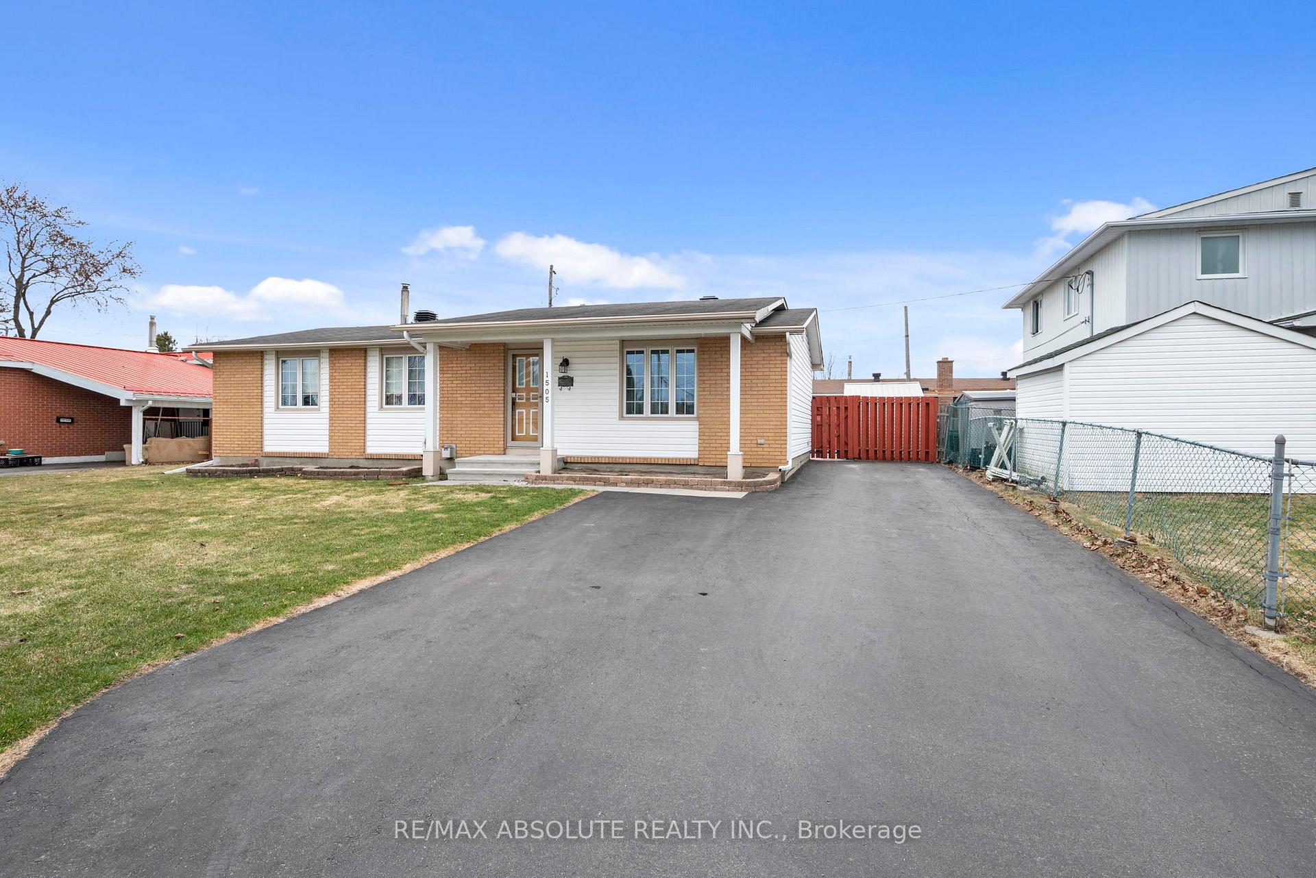 Photo 3 of 1505 Tammy Street, Ottawa, Bilberry Creek/Queenswood Heights — HOMEH