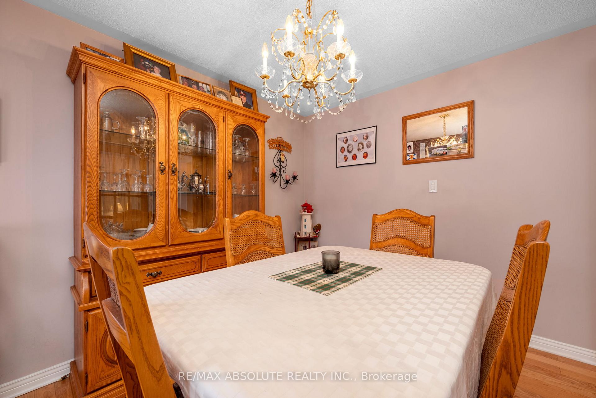Photo 9 of 1505 Tammy Street, Ottawa, Bilberry Creek/Queenswood Heights — HOMEH