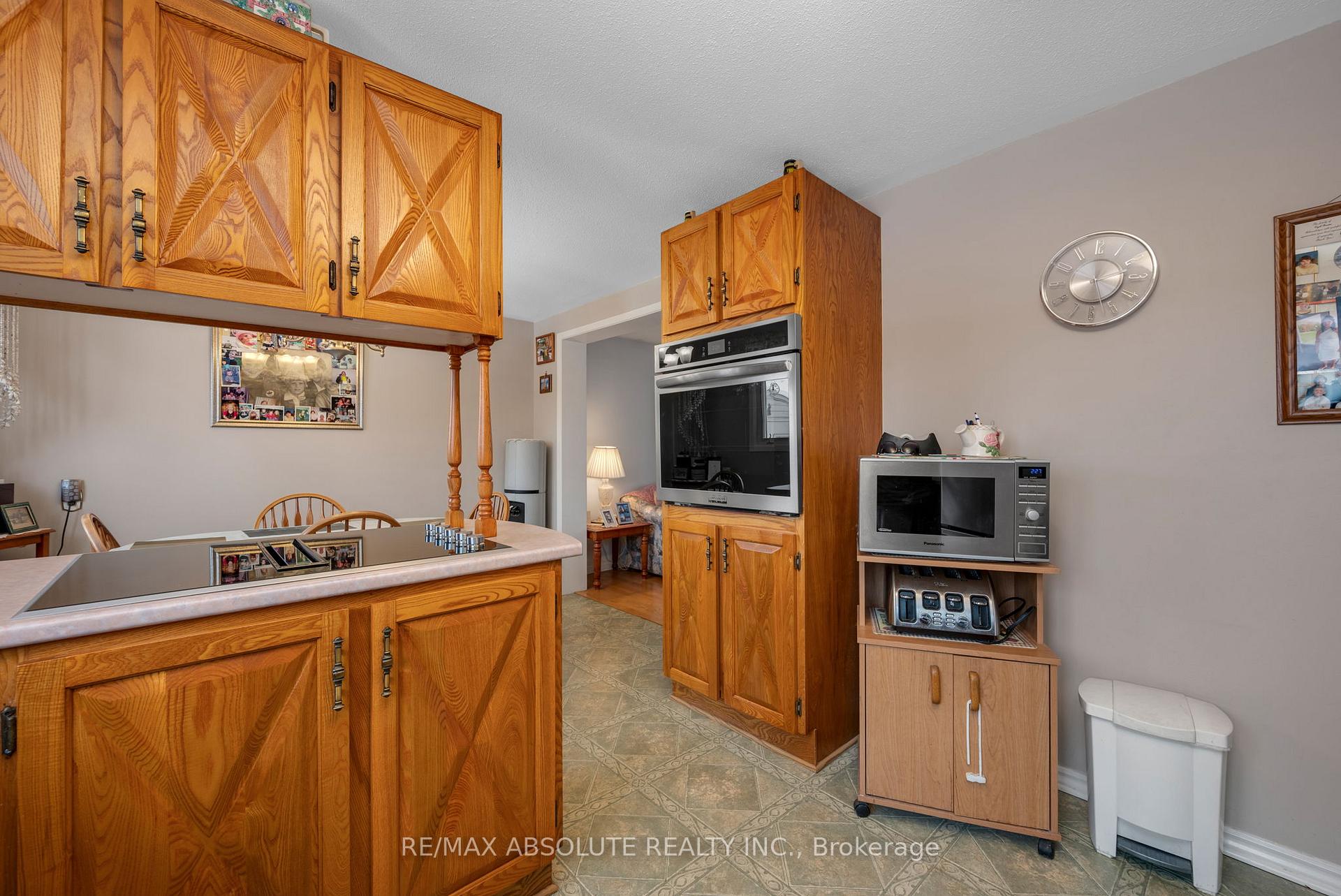 Photo 12 of 1505 Tammy Street, Ottawa, Bilberry Creek/Queenswood Heights — HOMEH