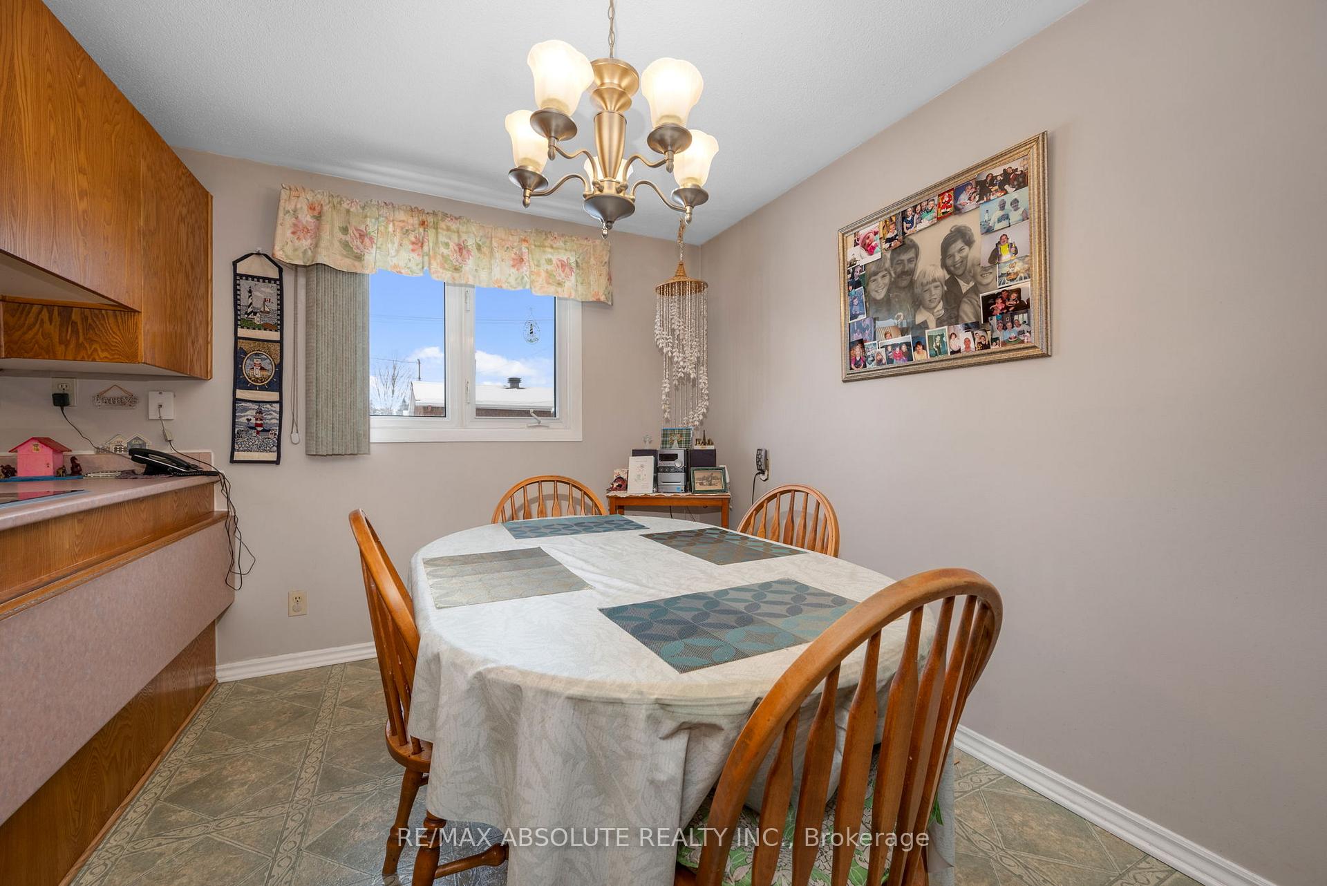 Photo 14 of 1505 Tammy Street, Ottawa, Bilberry Creek/Queenswood Heights — HOMEH