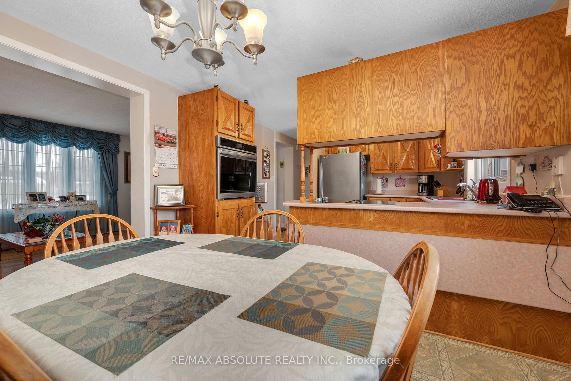 Photo 15 of 1505 Tammy Street, Ottawa, Bilberry Creek/Queenswood Heights — HOMEH