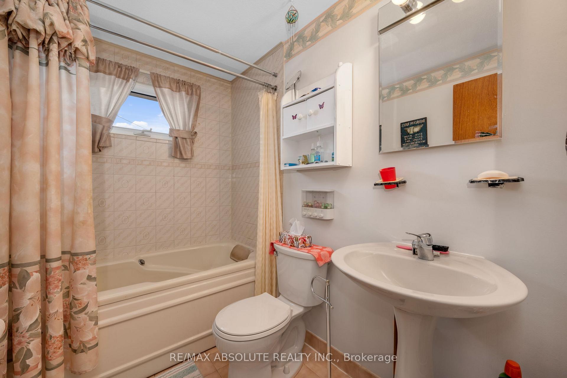 Photo 20 of 1505 Tammy Street, Ottawa, Bilberry Creek/Queenswood Heights — HOMEH
