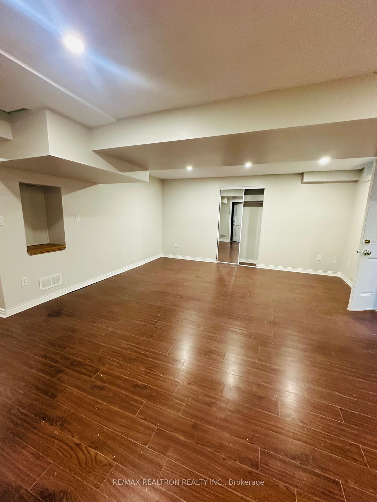 Photo 2 of 2021 Erin Gate Boulevard, Pickering, Amberlea — HOMEH