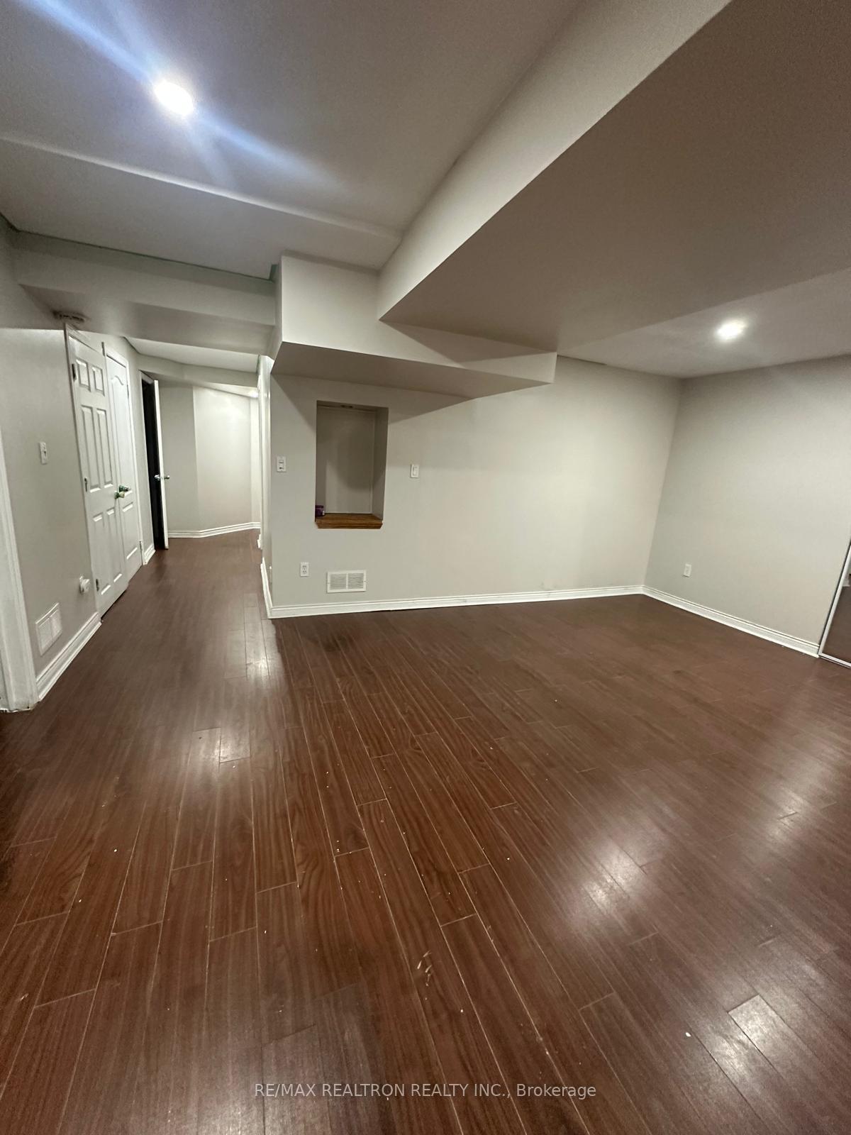 Photo 4 of 2021 Erin Gate Boulevard, Pickering, Amberlea — HOMEH