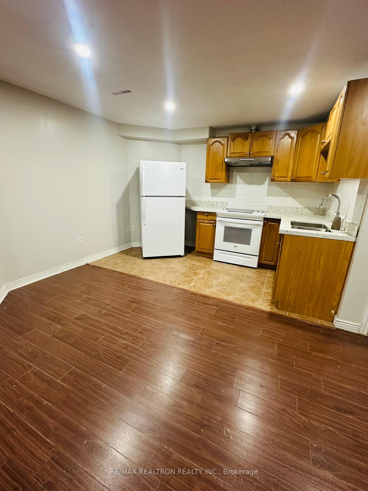 Photo 5 of 2021 Erin Gate Boulevard, Pickering, Amberlea — HOMEH