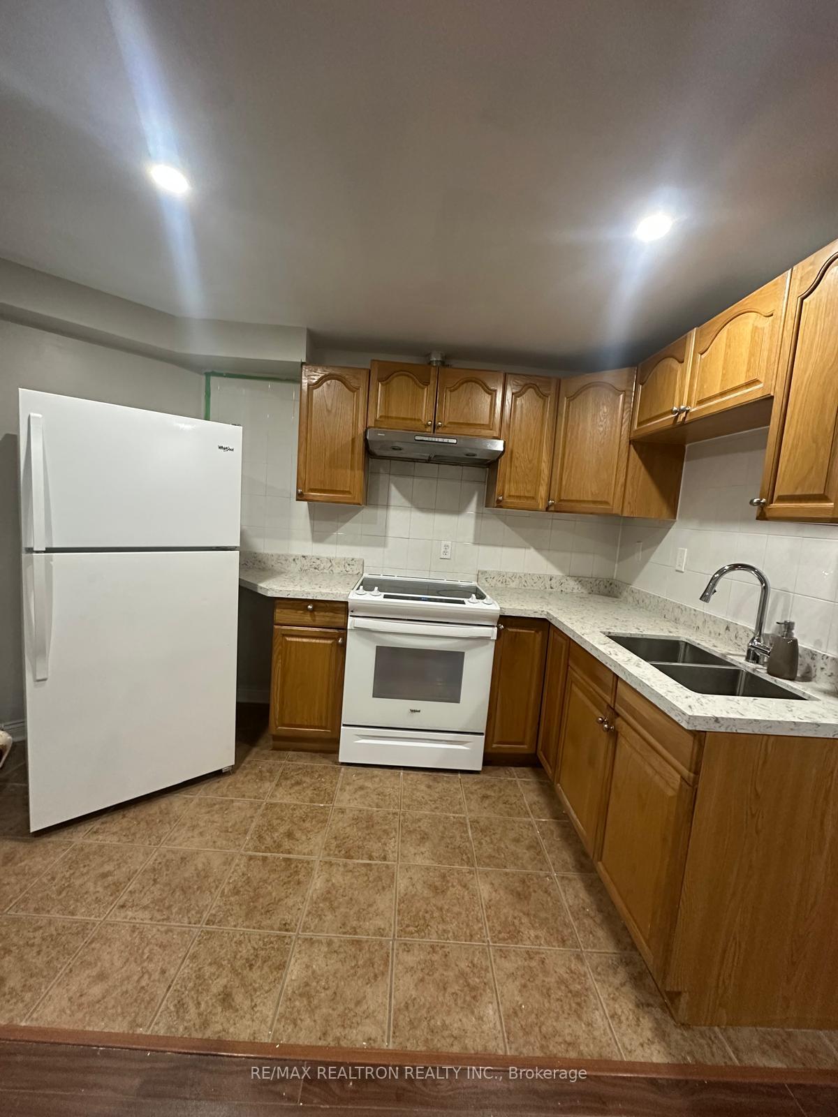Photo 6 of 2021 Erin Gate Boulevard, Pickering, Amberlea — HOMEH
