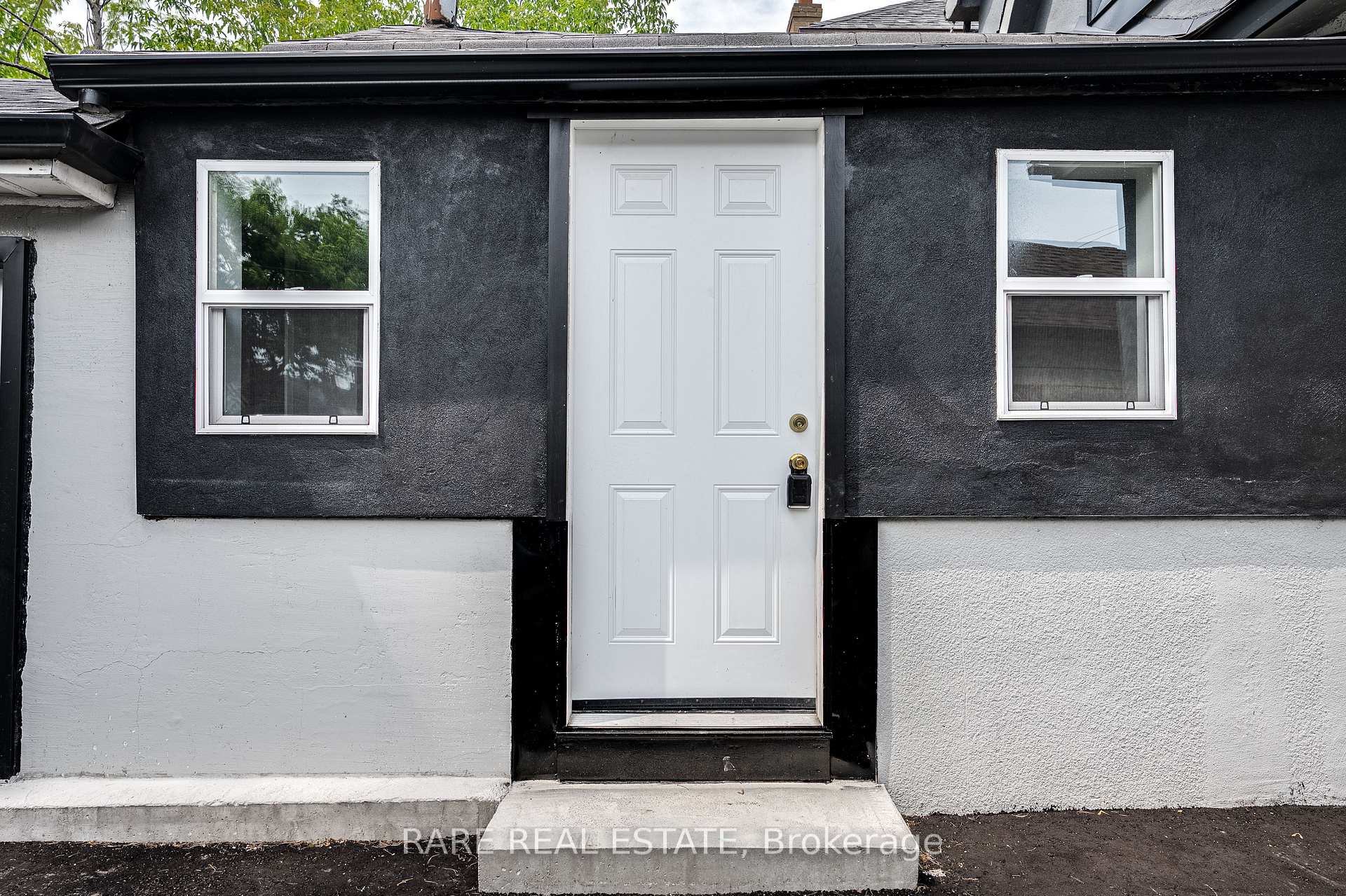 Photo 4 of Unit 2, 210 Albert Street, Oshawa, Central — HOMEH