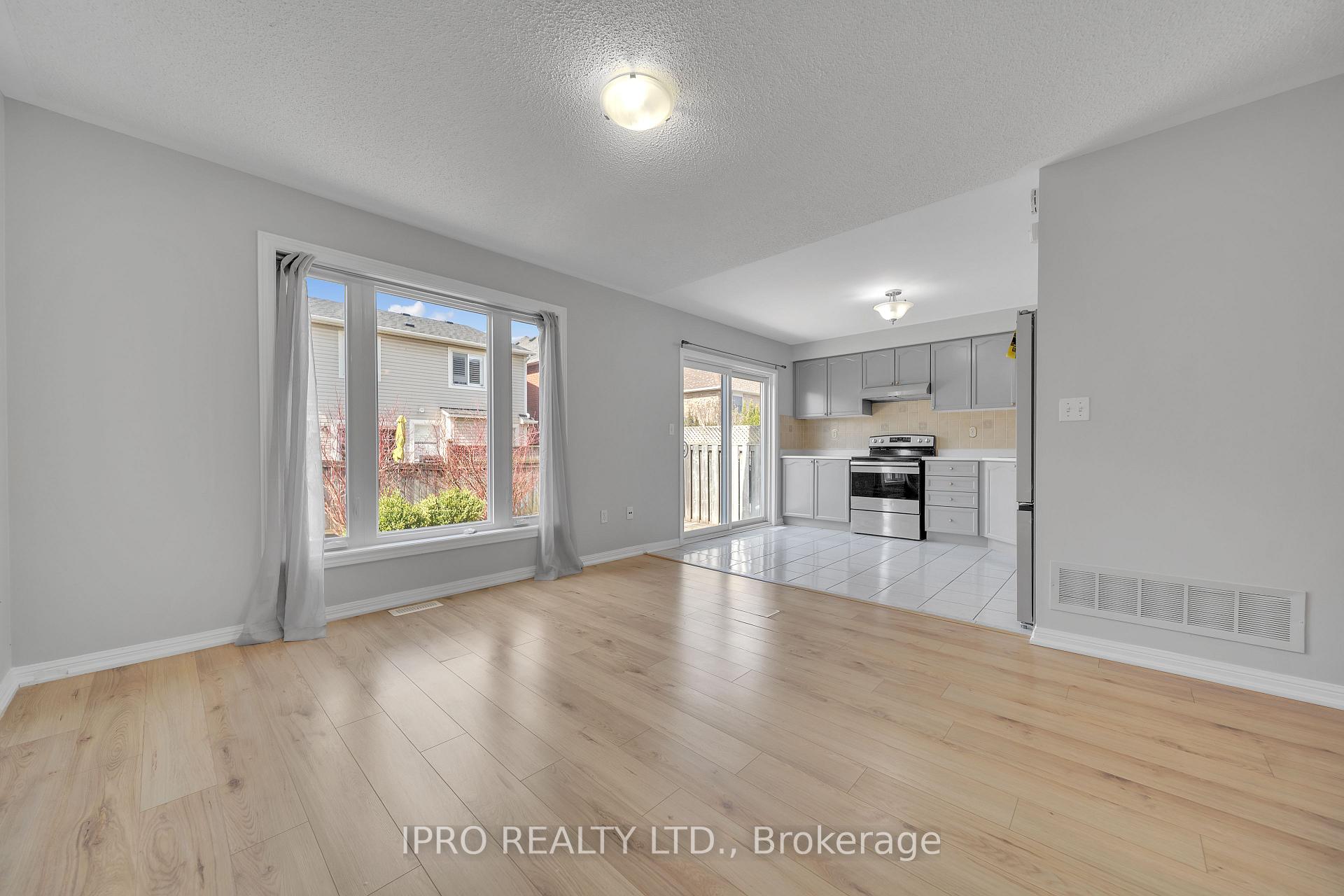 Photo 10 of 388 Baverstock Crescent, Milton, Clarke — HOMEH
