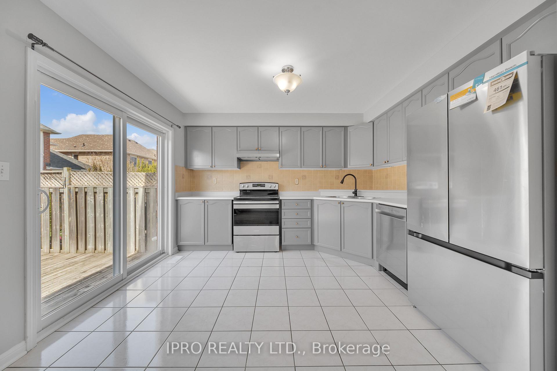 Photo 13 of 388 Baverstock Crescent, Milton, Clarke — HOMEH