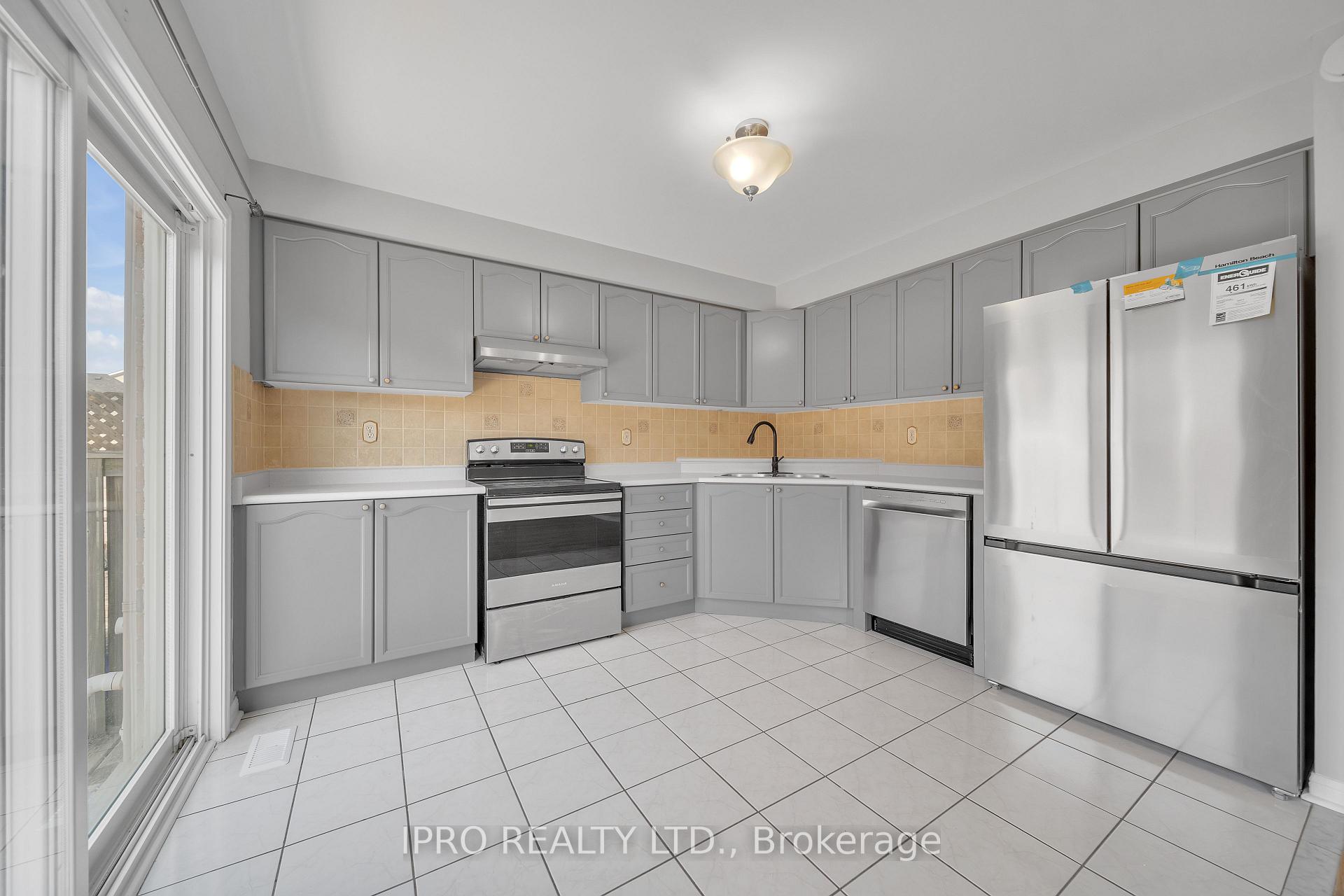 Photo 14 of 388 Baverstock Crescent, Milton, Clarke — HOMEH