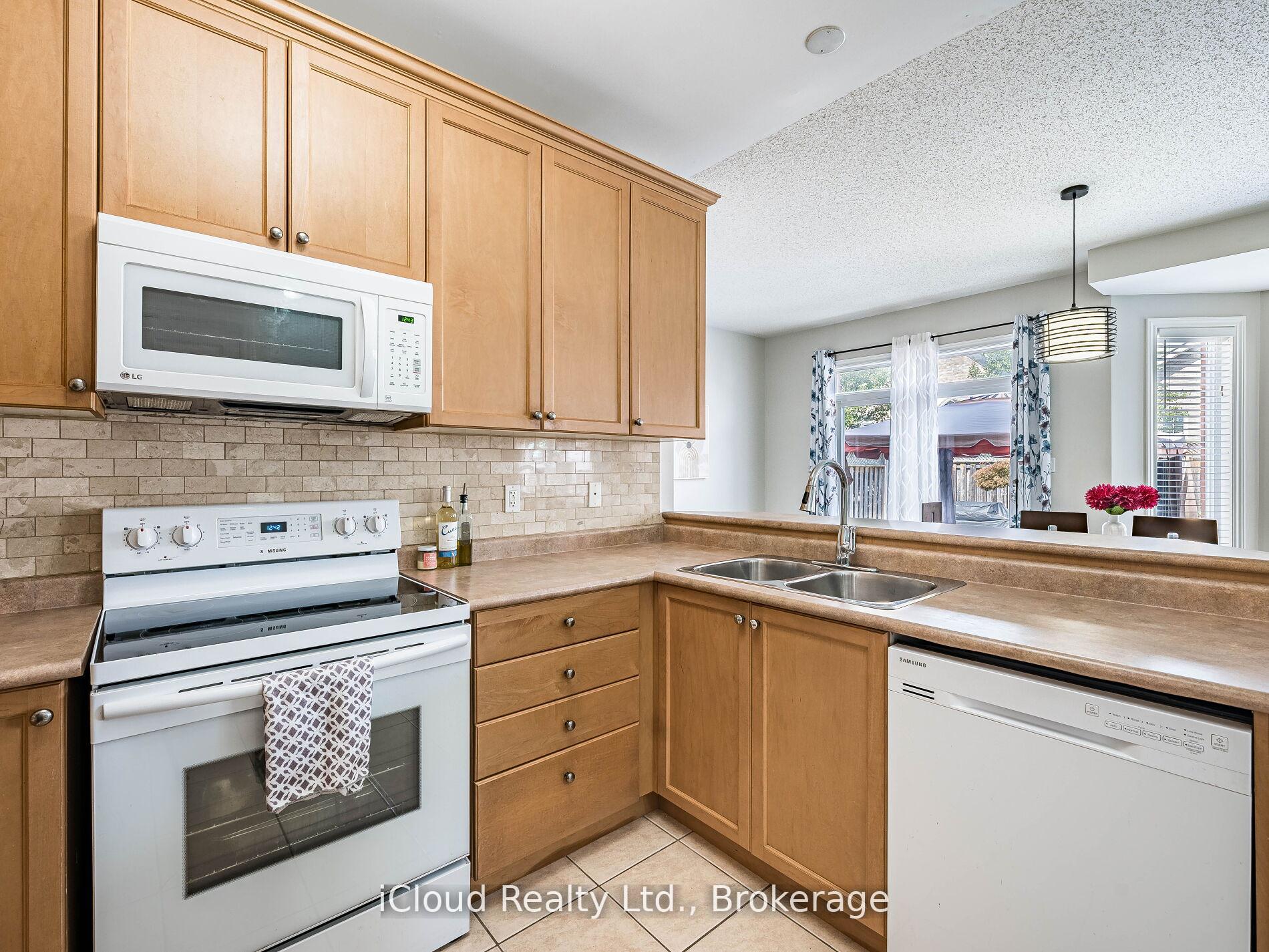Photo 18 of 634 Oxbow Crescent, Oshawa, Eastdale — HOMEH