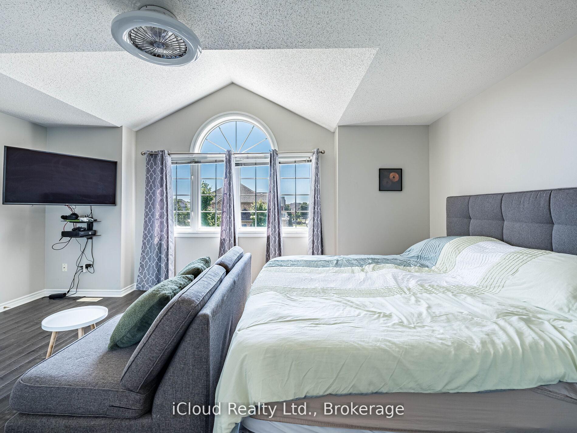 Photo 25 of 634 Oxbow Crescent, Oshawa, Eastdale — HOMEH