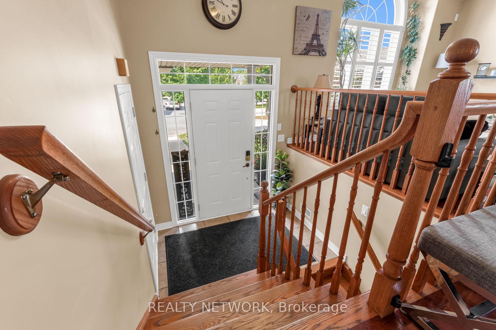 Photo 4 of 8301 Mullen Court, Niagara Falls, Ascot — HOMEH