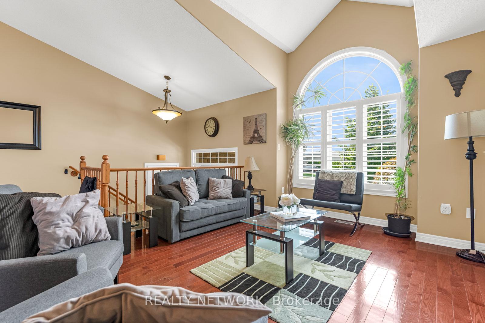 Photo 7 of 8301 Mullen Court, Niagara Falls, Ascot — HOMEH