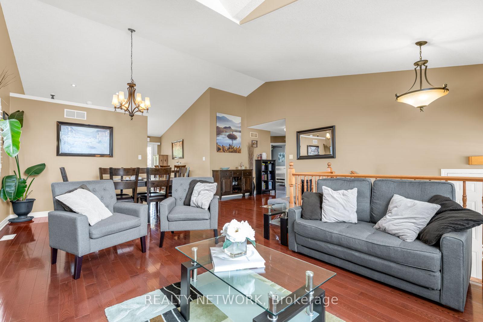 Photo 8 of 8301 Mullen Court, Niagara Falls, Ascot — HOMEH